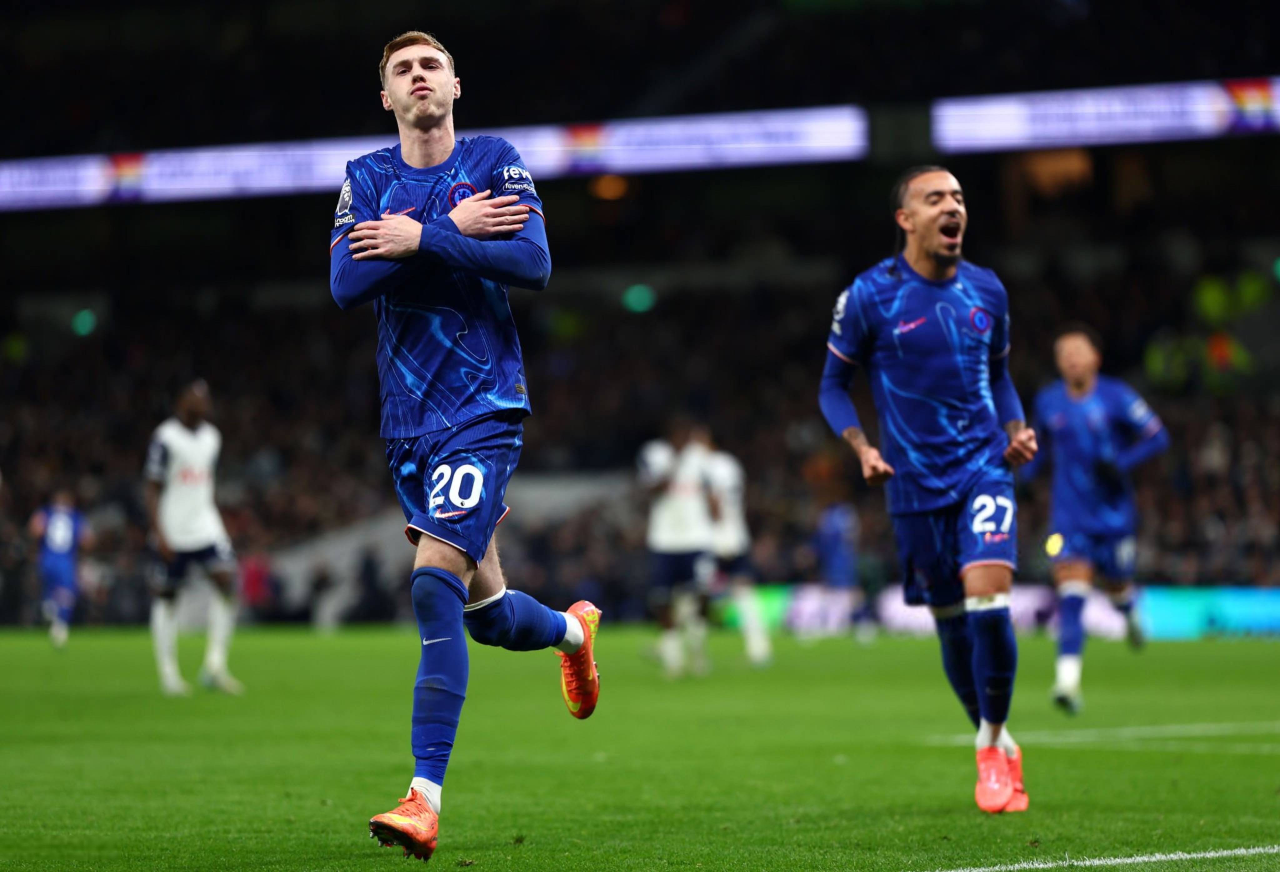 曼联逆转胜利，重返英超积分榜前列