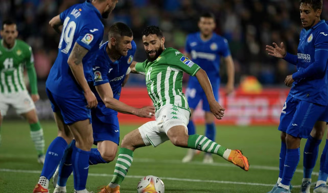 九游体育官网入口-里昂球员费基尔因家庭原因暂时离队的简单介绍