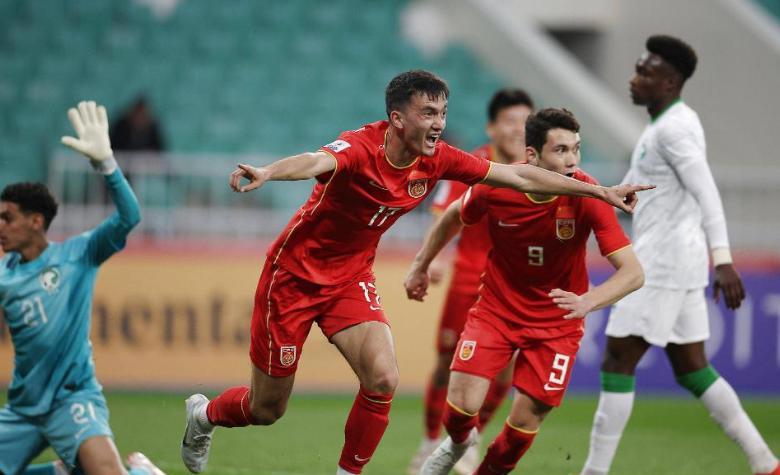 九游体育中国官网-包含狂雷队主教练遭遇连败危机，球员状态成疑的词条