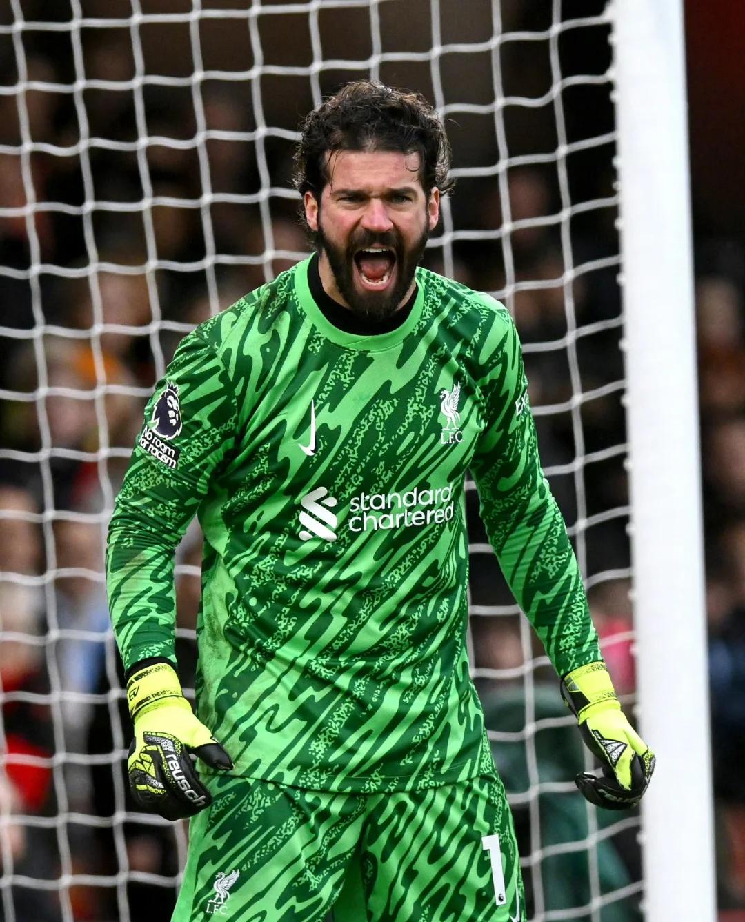 关于萨拉赫梅开二度，助利物浦击败阿森纳的信息