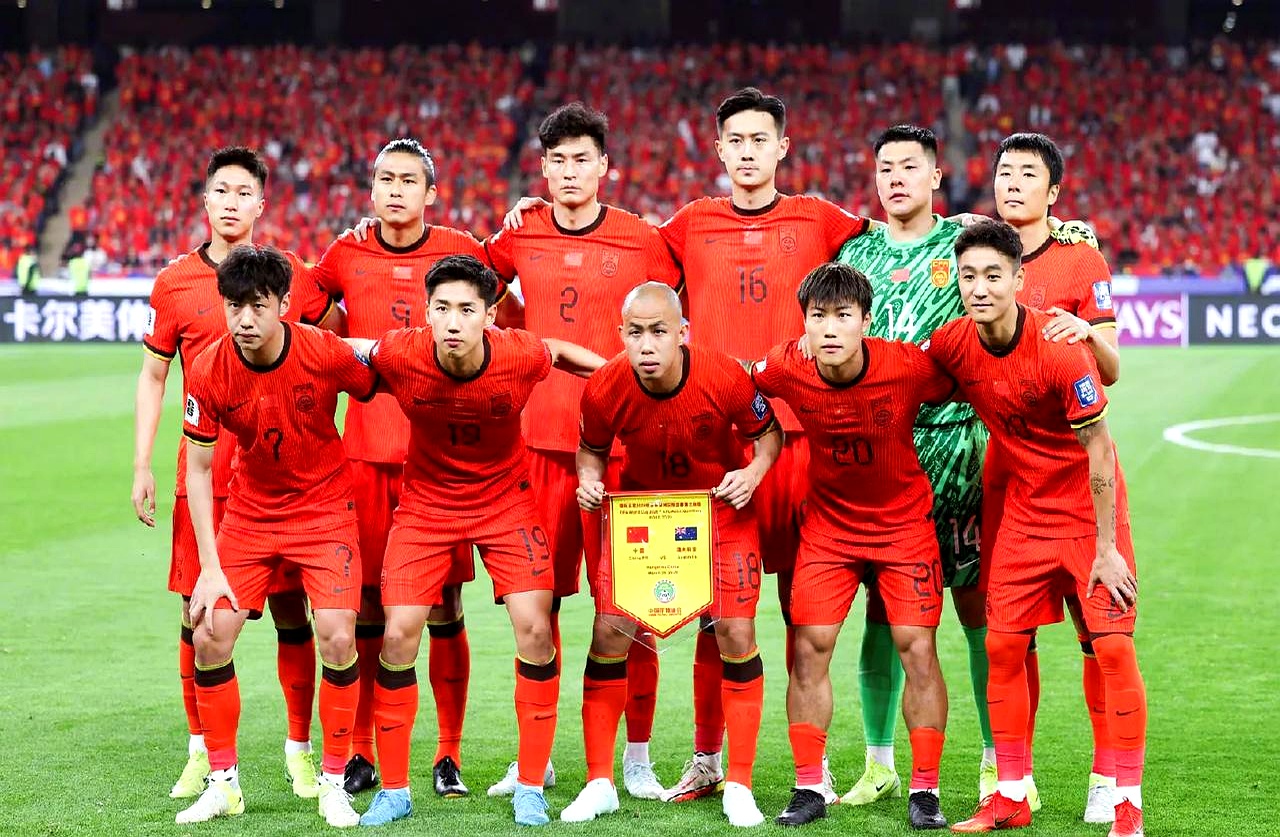 纵情足球竞技场上，国内球队气势如虹的简单介绍