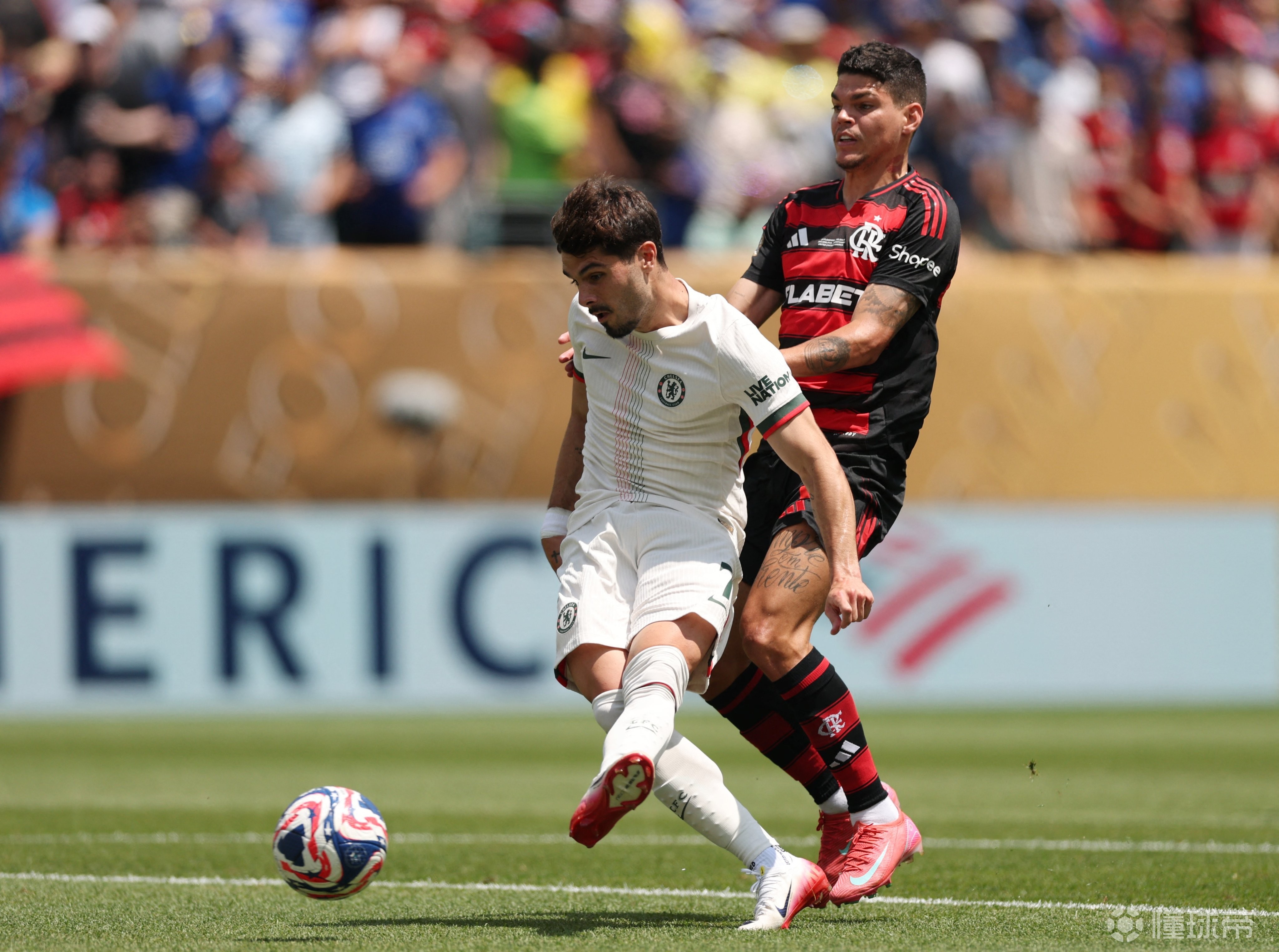 南美球队巴西国家队沉重战胜西班牙国家队