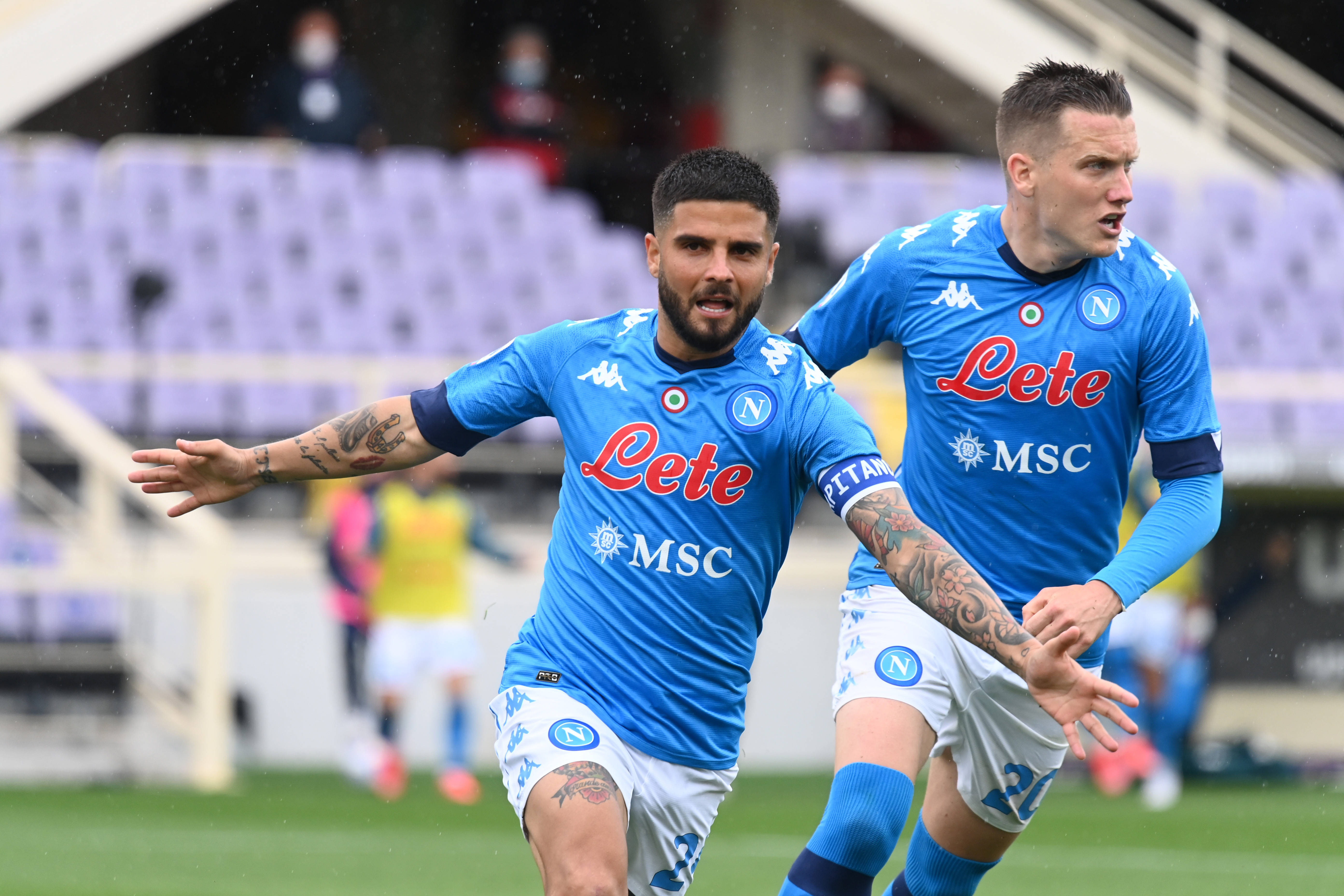 那不勒斯队表现抢眼,轻松取胜 那不勒斯队表现抢眼,轻松取胜