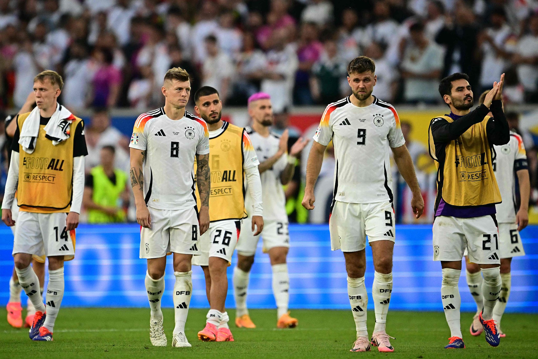 关于德国球队在比赛中表现出色，轻取对手的信息