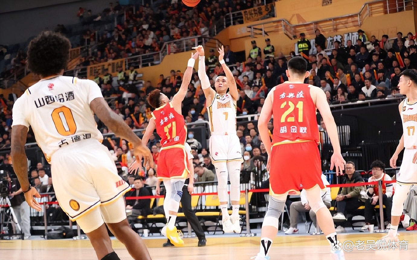 太阳中锋巧妙突破,成为关键进攻点的简单介绍 太阳中锋巧妙突破,成为关键进攻点的简单介绍