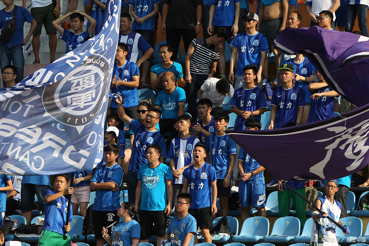 包含中场调度恰到好处，球队顺利取胜的词条