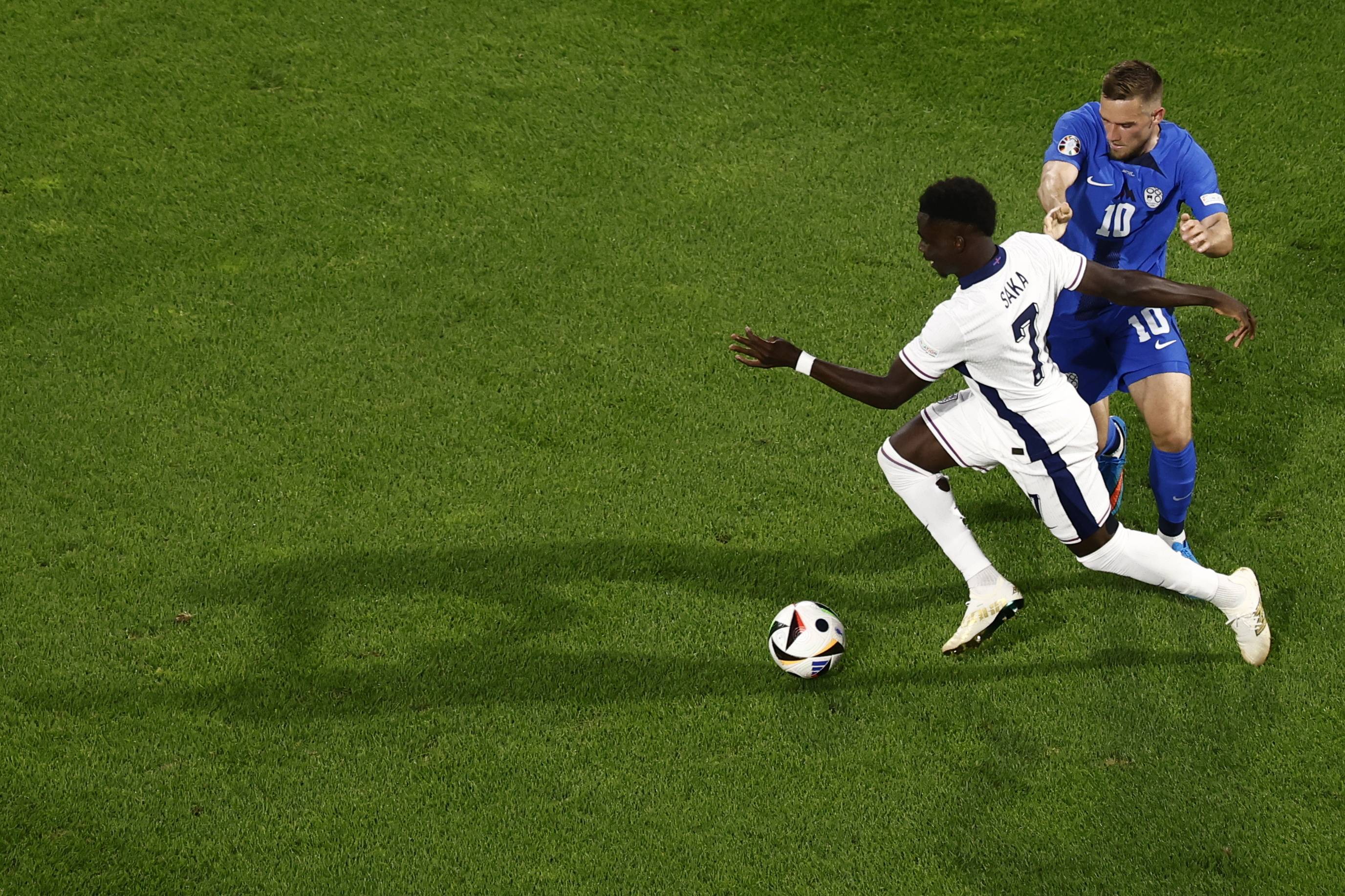 精彩纷呈的足球比赛即将上演