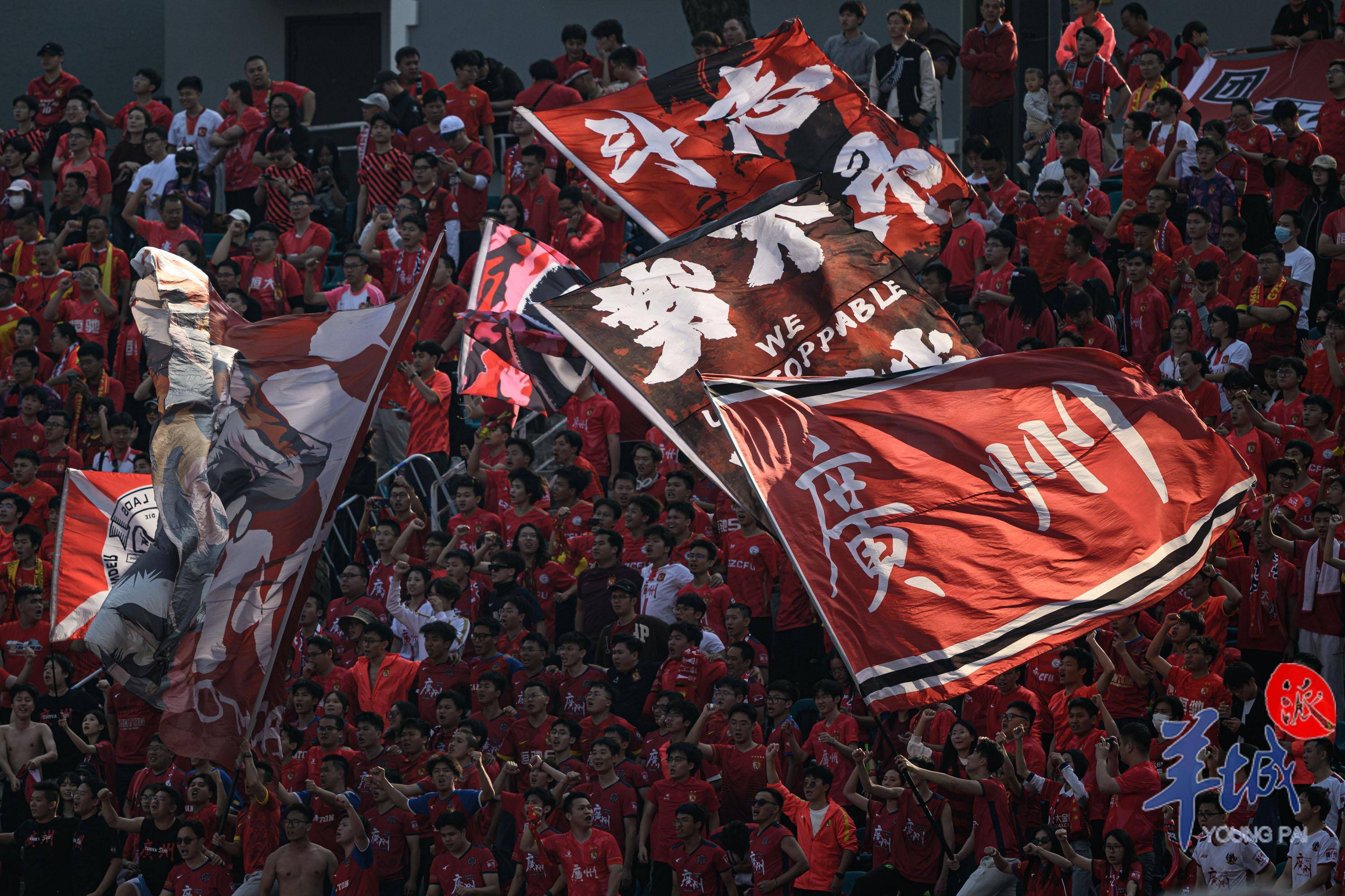 九游体育网页版-关于球员表现抢眼，明星队员引领球队取胜的信息