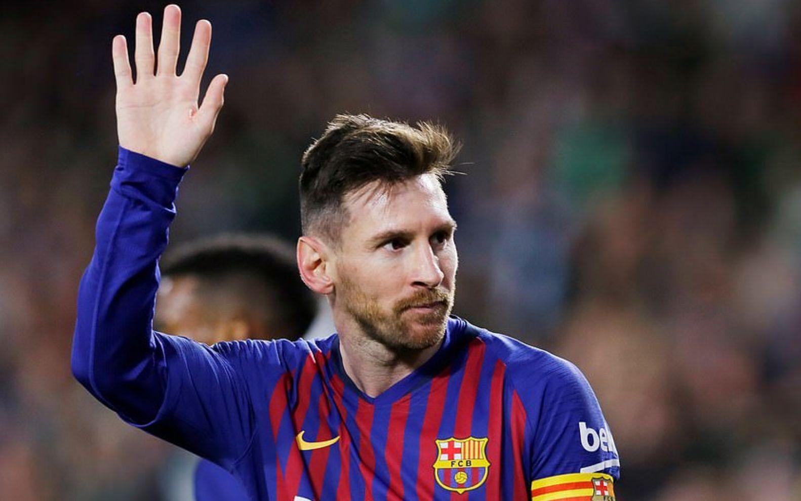 梅西突然宣布离开巴塞罗那，转会消息引发热议