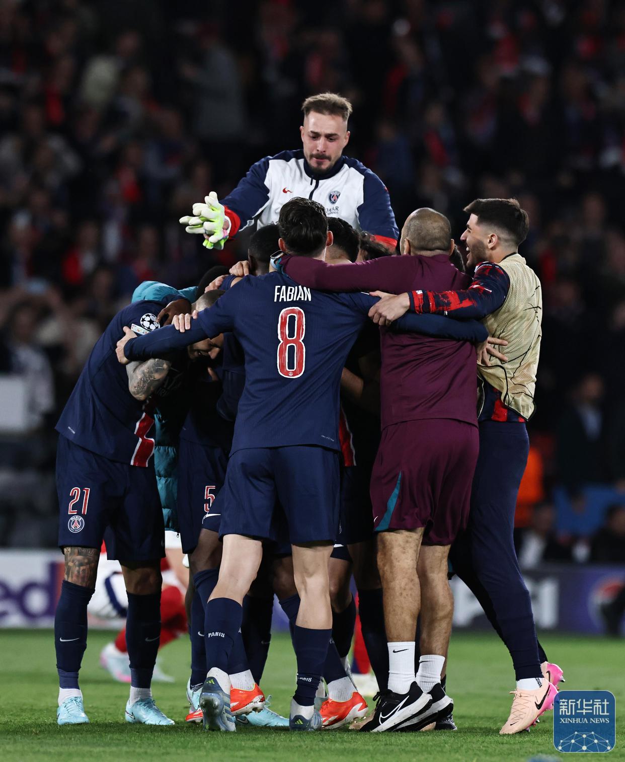 巴黎圣日耳曼队员荷兰猎豹受伤，或将缺席接下来几场比赛的简单介绍
