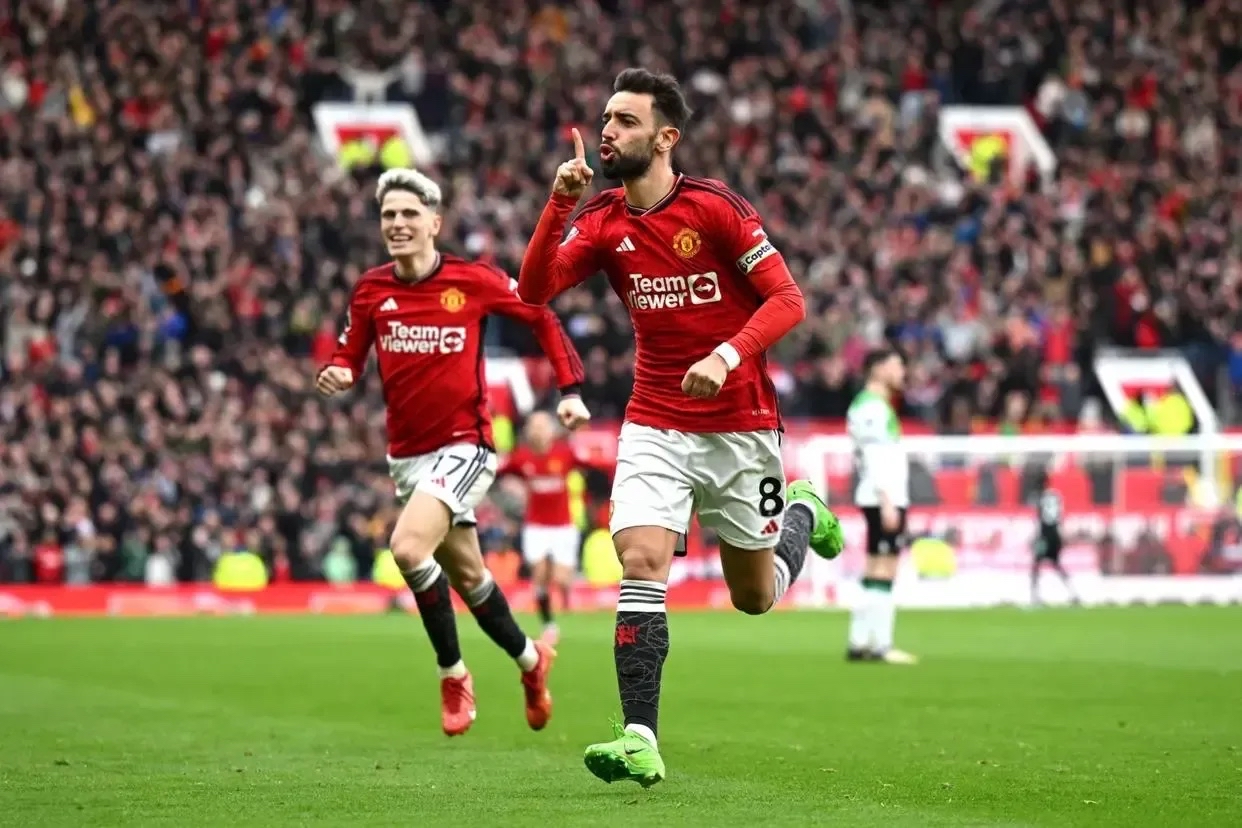 利物浦客场逼平曼联,领先优势迎来挑战的简单介绍 利物浦客场逼平曼联,领先优势迎来挑战的简单介绍