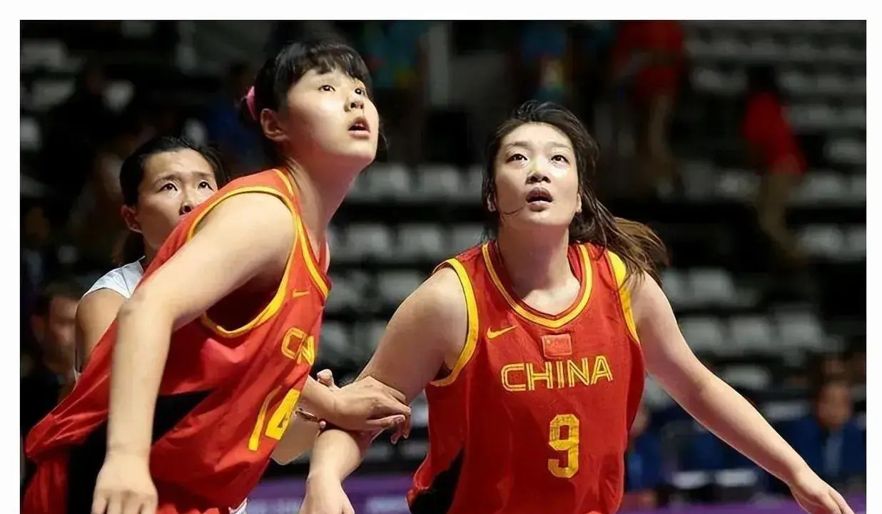 九游体育网页版入口-苏格兰女篮队荣膺冠军全队庆祝