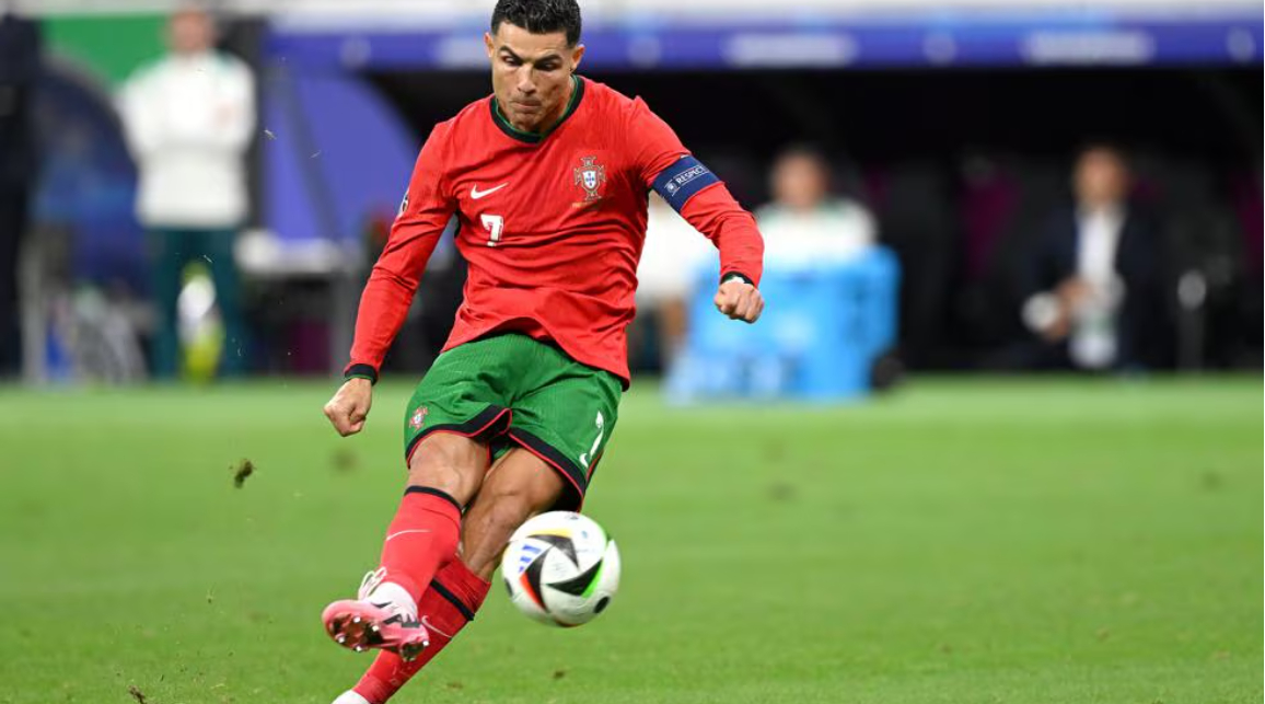 葡萄牙球员在比赛中表现出色 葡萄牙球员在比赛中表现出色